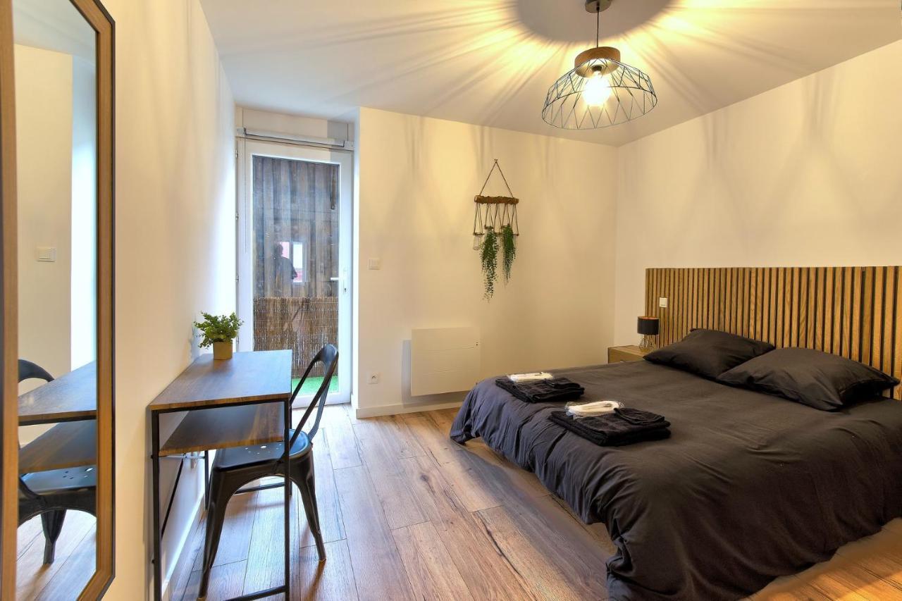 Le Contemporain Saint-Laurent-sur-Saone Exterior foto